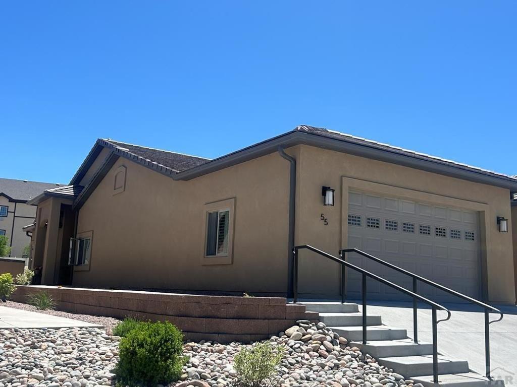 Townhome Modern Pueblo Exterior foto